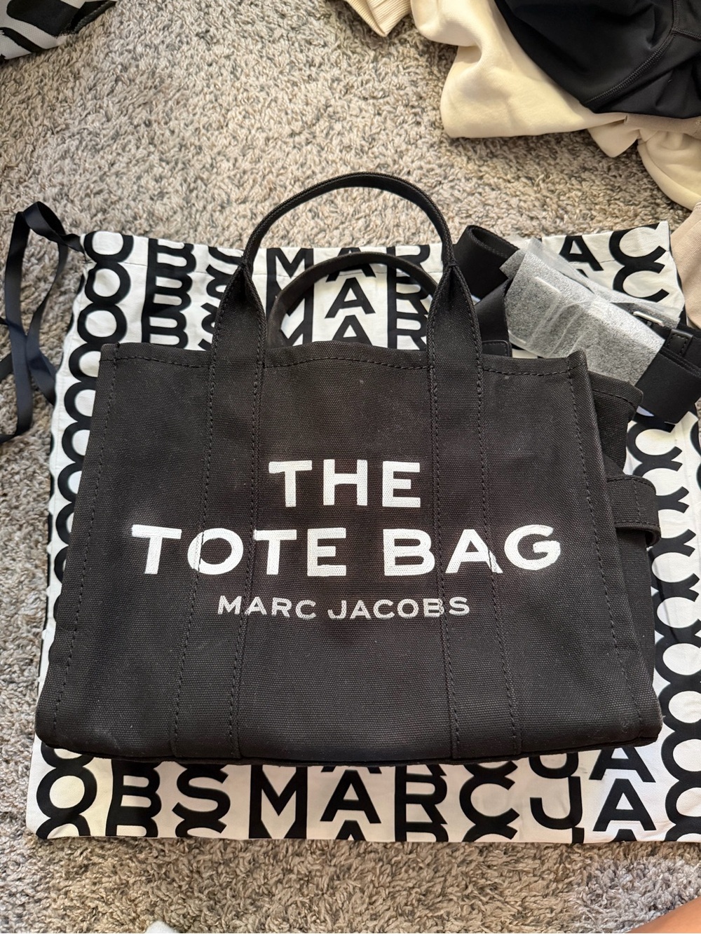 Marc Jacobs The Tote Bag black - small